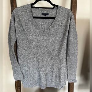 American Eagle Outfitters Gray V-Neck Sweater